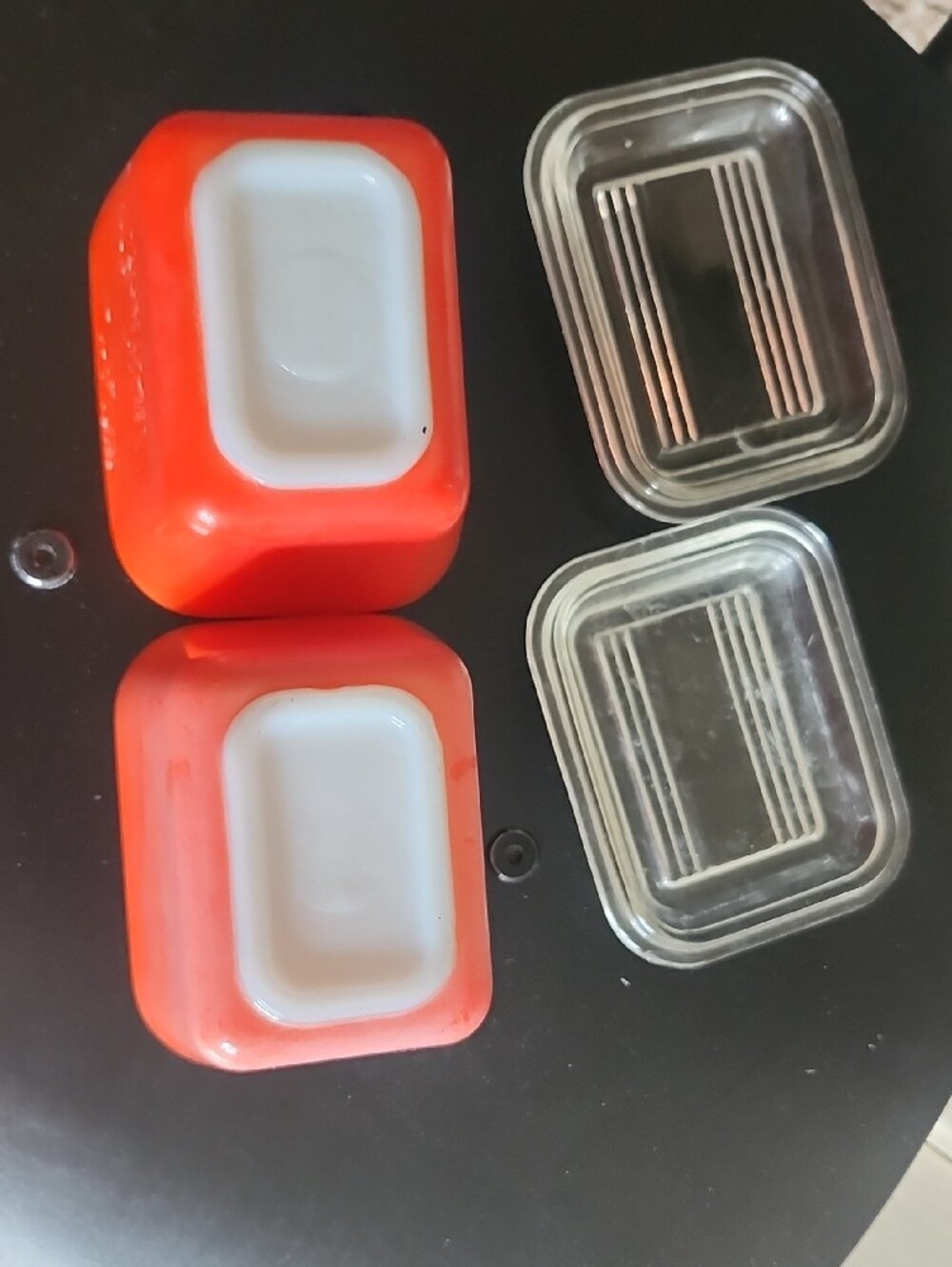 Set of 2 Pyrex Vintage Glass Refrigerator Dishes with Lids - Picture 7 of 12